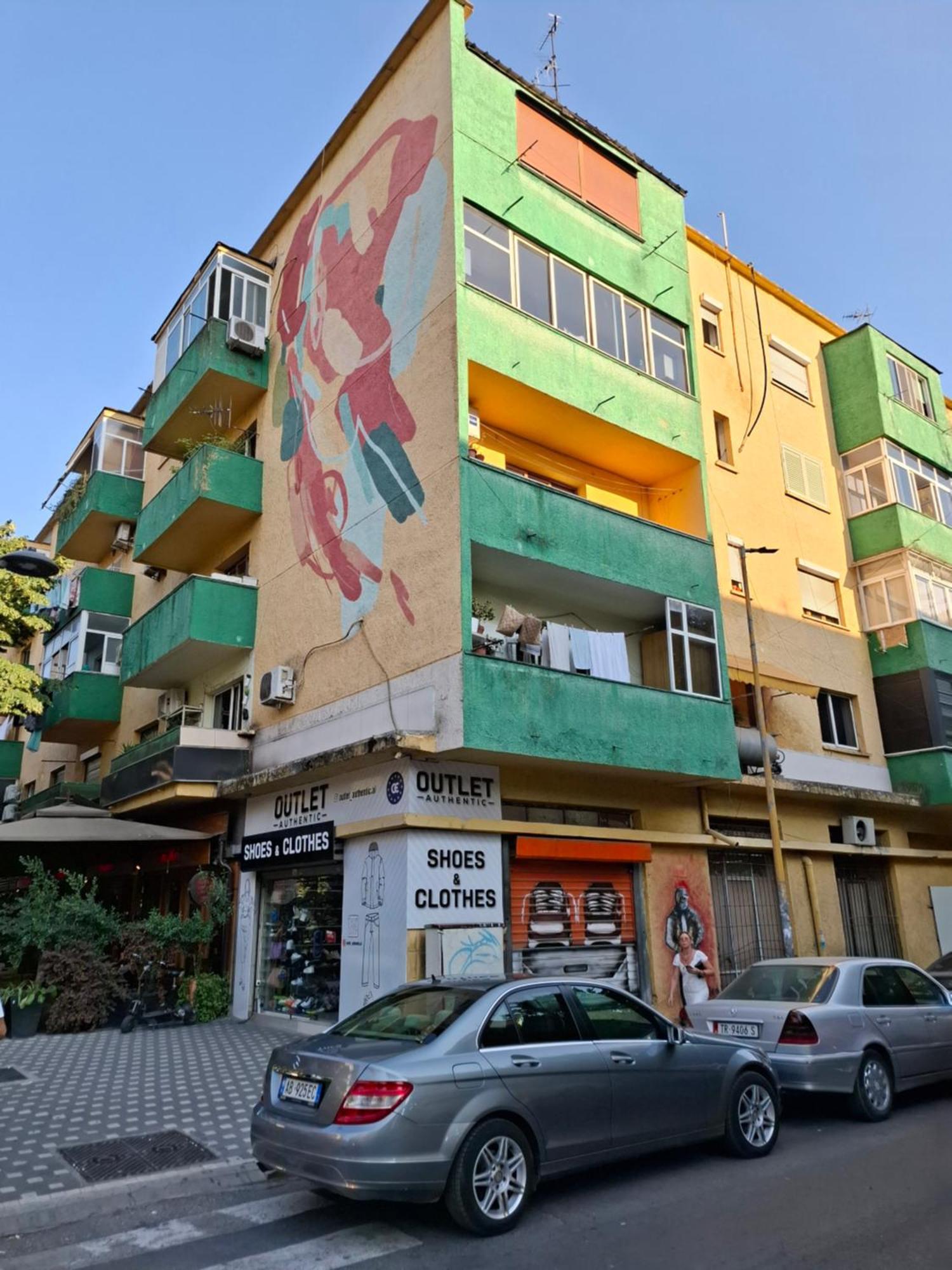 Lift Apartments Tirana Esterno foto